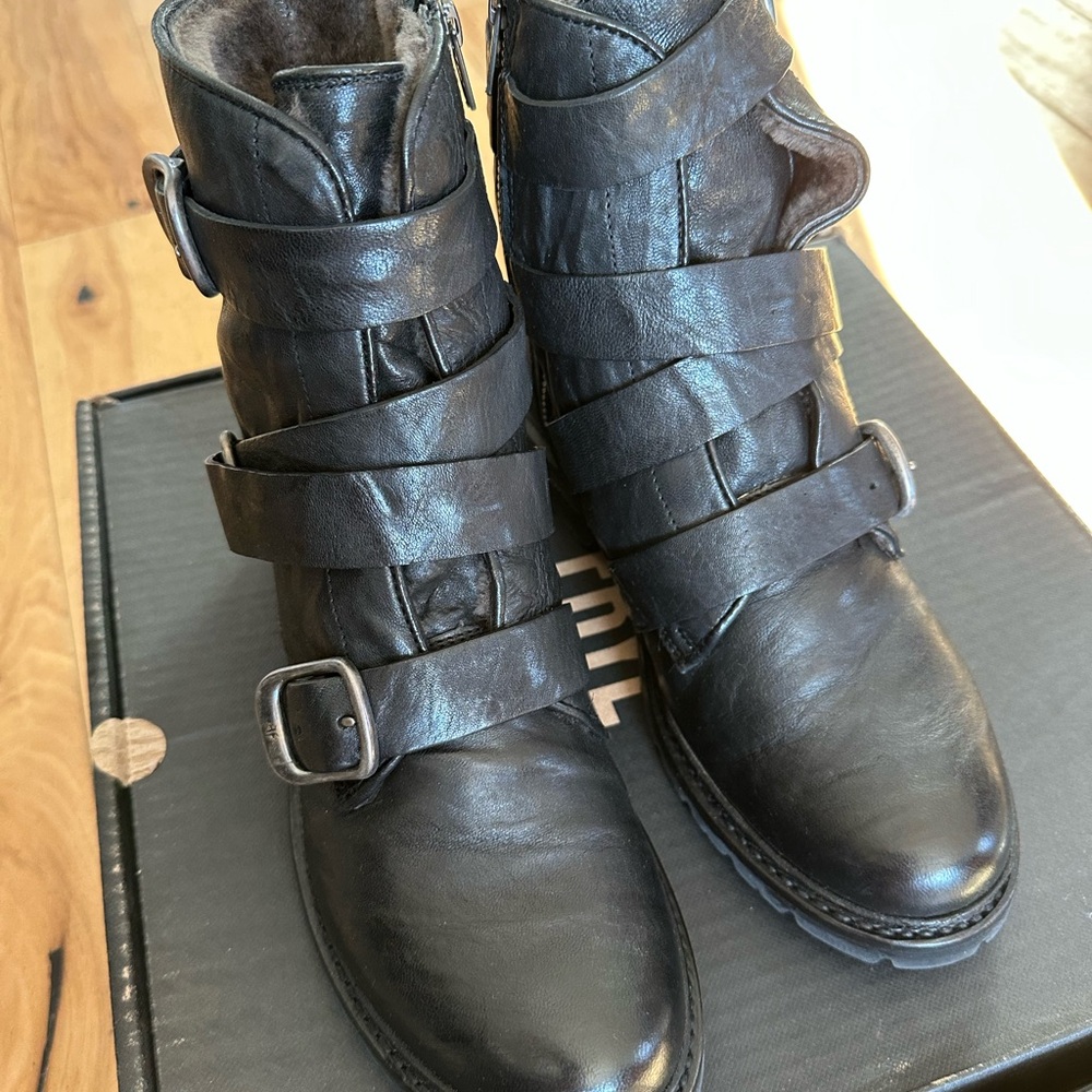 Women’s Frye Vanessa Tanker Black Leather Boots 9M